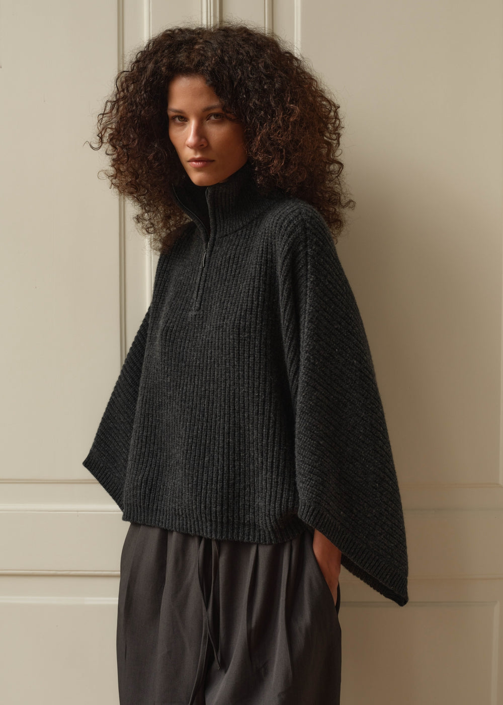 Club l'Avenir - Knit Saga - Dark Grey