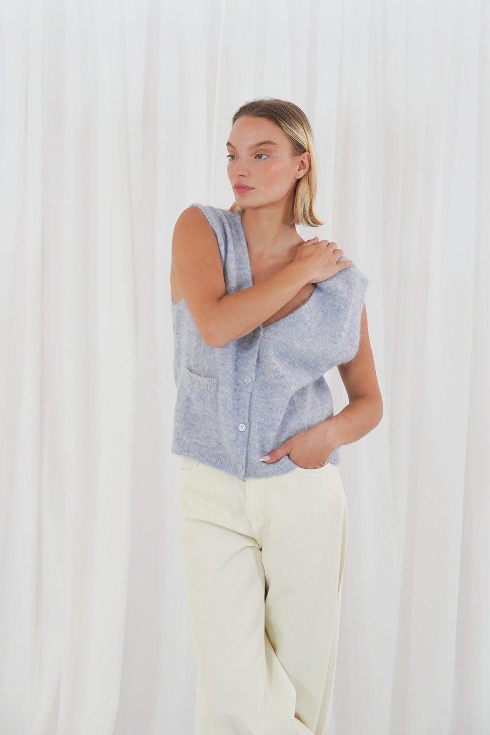 TWNS the label - Castlerock Sleeveless vest - Skyblue