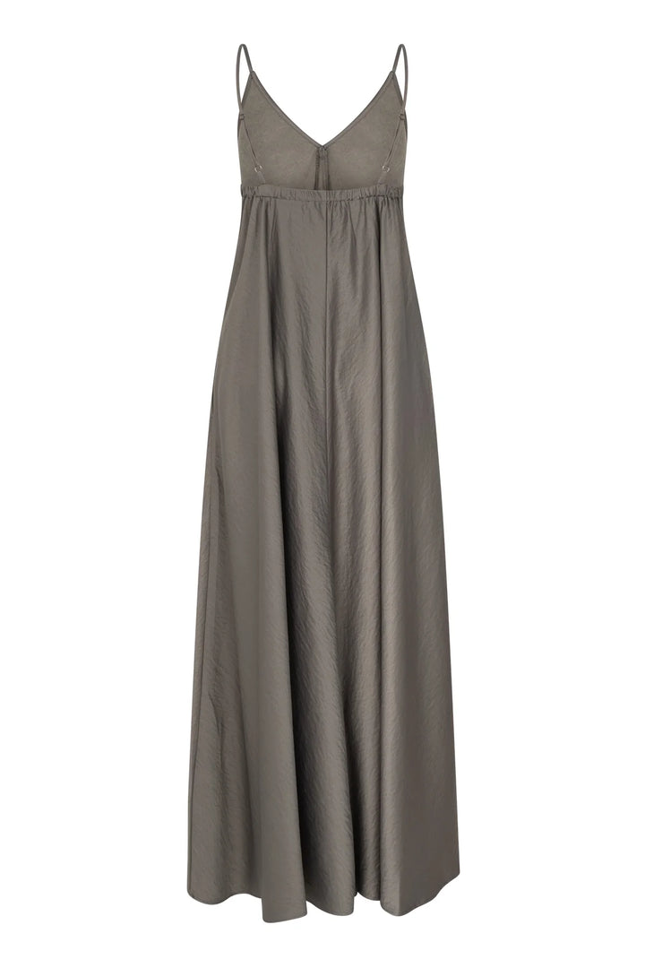 Ruby Tuesday - CAELEY SPAGETTHI STRAP FLAIRED MAXI DRESS MAGNET