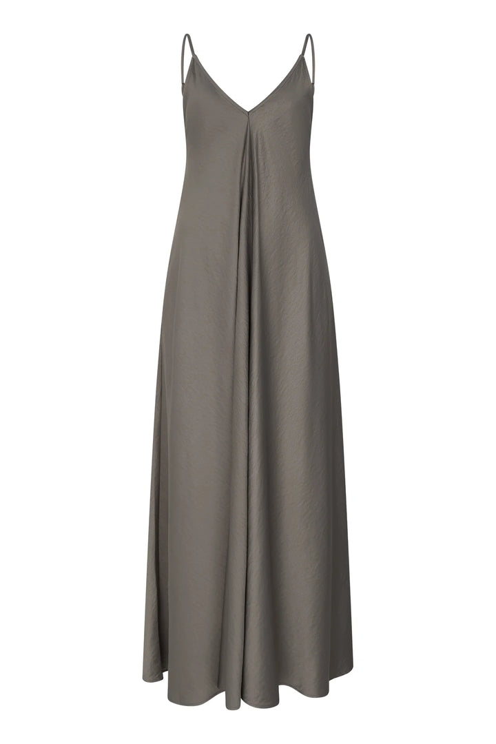 Ruby Tuesday - CAELEY SPAGETTHI STRAP FLAIRED MAXI DRESS MAGNET