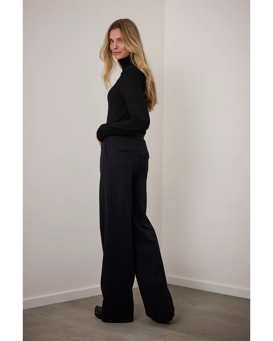 Corel Amsterdam - Lilly Wide Pants - Zwart