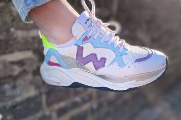 Womsh color sneakers